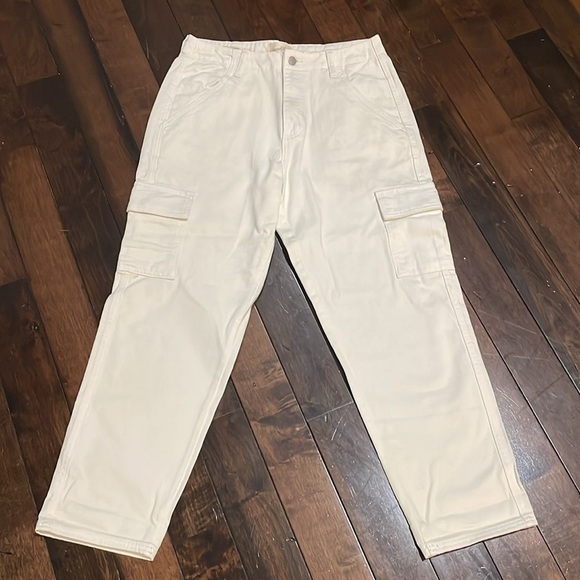 Universal Thread Boyfriend Cargo jeans Straight High rise Womens size 6 Cream - Picture 11 of 14